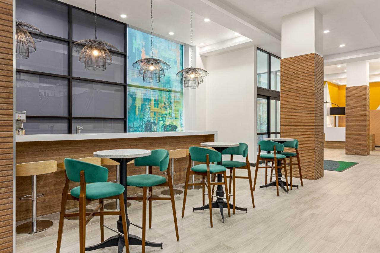 Holiday Inn Lic - Laguardia West, An Ihg Hotel نيو يورك المظهر الخارجي الصورة